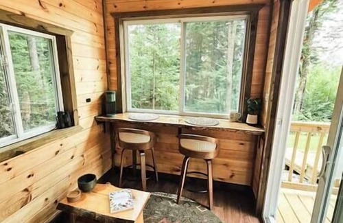 Malone Cabin | The Songbird - A Couple's Dream