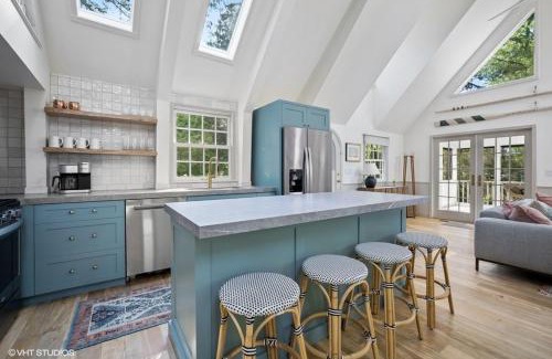 New Buffalo House | The Songbird