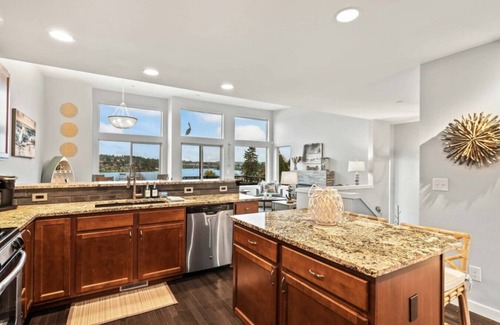 Bremerton House | The Sound Landing w/Beach Access & Theater Room!