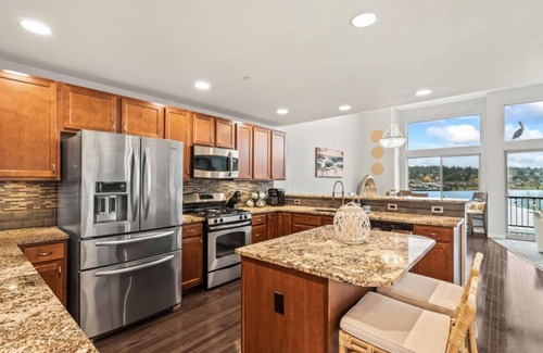 Bremerton House | The Sound Landing w/Beach Access & Theater Room!