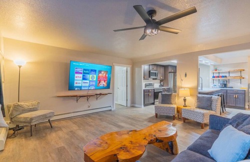North Pole Apartment | The Southern Driftwood Inn 3.0