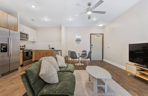 Eighth Avenue Apartment | The Southern Serenade Suite: 1-Bedroom 1-Bath with Pool! 1 mile from Broadway