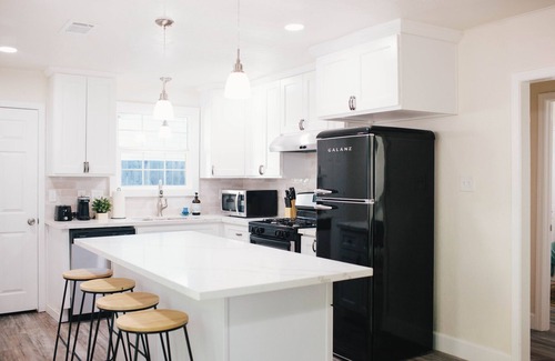 Tower District House | THE SP BUNGALOW - CLOSE TO FREEWAYS - TOWER DISTRICT