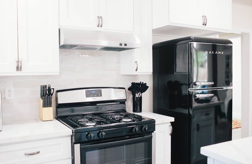 Tower District House | THE SP BUNGALOW - CLOSE TO FREEWAYS - TOWER DISTRICT