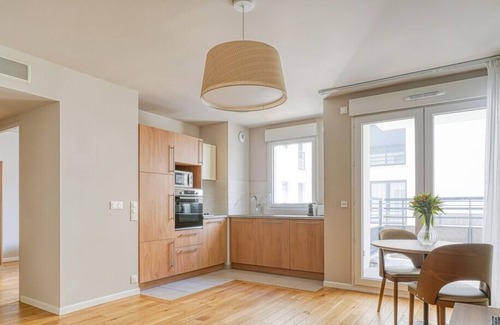 Issy-les-Moulineaux Apartment | The Spacious - On the edge of Paris