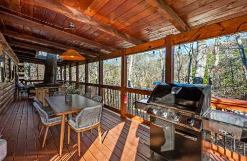 Gatlinburg - Pigeon Forge House | The Sparrow - 6BR Cabin - Heated Pool, Hot Tub & Theater