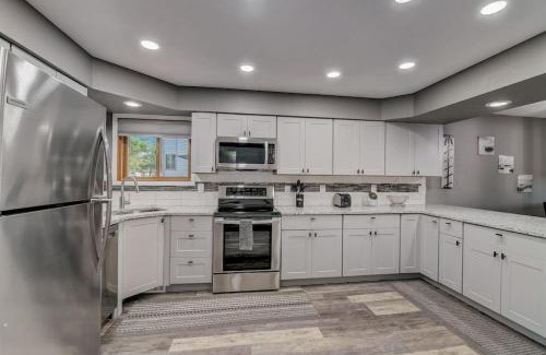 Lake Delton House | The Sparrows Nest at Lighthouse Cove