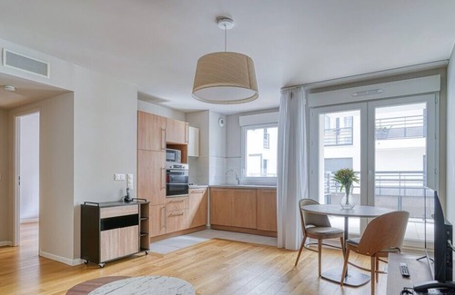 Issy-les-Moulineaux Apartment | The Sparse - On The Edge of Paris