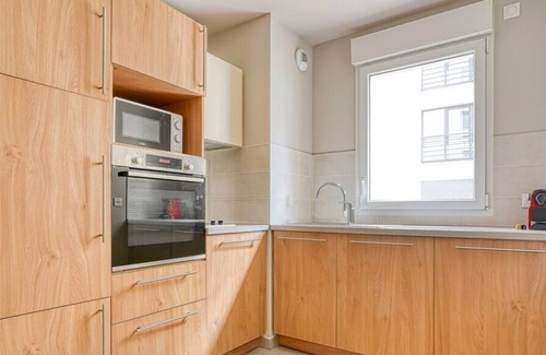Issy-les-Moulineaux Apartment | The Sparse - On The Edge of Paris
