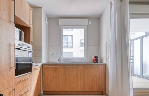 Issy-les-Moulineaux Apartment | The Sparse - On The Edge of Paris