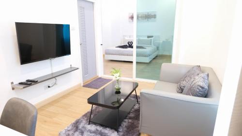 Bang Chak Hotel | The Square 101