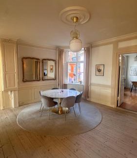 Copenhagen City Centre Apartment | The Square - Carolinas Apartments