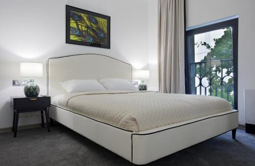 Old Town Hotel | The Square Hotel