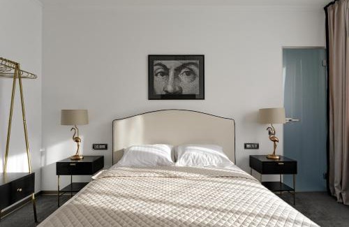 Old Town Hotel | The Square Hotel