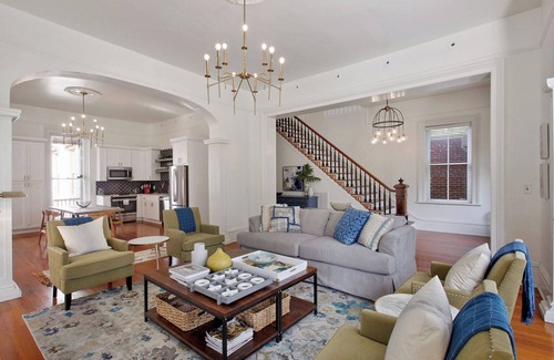 Savannah Victorian District Apartment | The Squares of Savannah: Spacious Home Overlooking Forsyth by Lucky Savannah
