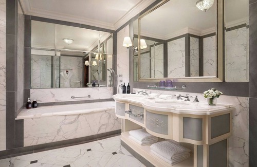 Santa Maria Novella Hotel | The St. Regis Florence