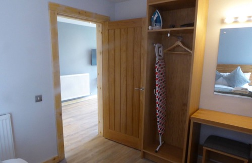 Arden Apartment | The Stables Lower Cottage 6 (Auchendennan) - sleeps 2 guests in 1 bedroom