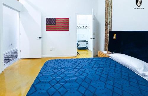 Downtown Memphis Apartment | The Stallion #103 - Walk to Attractions - Modern 2BD Loft in Downtown with Patio