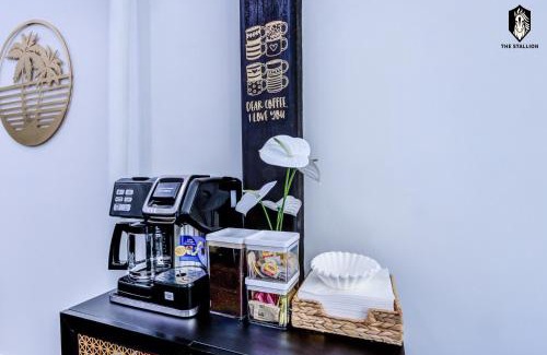 Downtown Memphis Apartment | The Stallion #108 - Modern Spacious Loft in Downtown with free parking