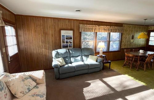 Emerald Isle House | The Stanley Cottage