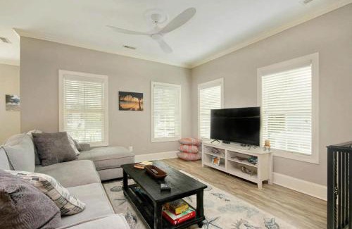 North Litchfield Beach House | The Starfish: Near Huntington Beach State Park