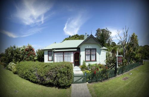 Collingwood Hotel | The Station House Motel