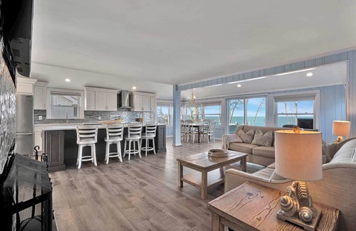 Wading River House | The Stella Beach House: Beachfront & Amazing Views