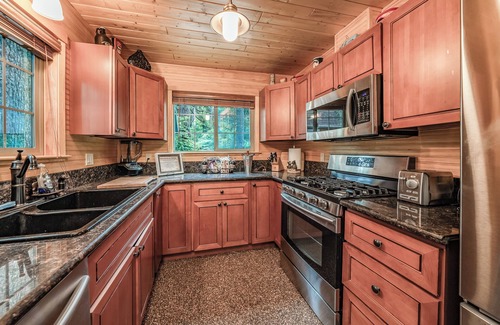 Sierra Cedars Cabin | The Stew Cabin ~ Cozy Escape + Fireside Memories