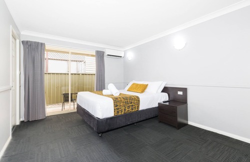 Rockhampton Hotel | The Stirling Motel