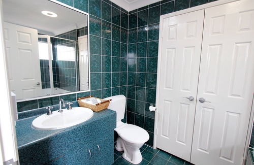 Rockhampton Hotel | The Stirling Motel