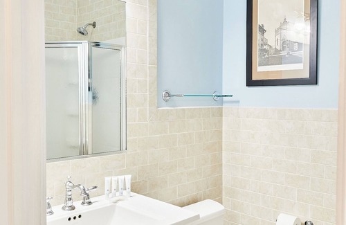 Schenectady Hotel | The Stockade Inn