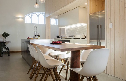 Lowburn House | THE STONE TEMPLE - CROMWELL LUXURY, family friendly in Cromwell