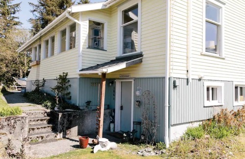 Sitka House | The Stowaway - free car, bikes, kayaks