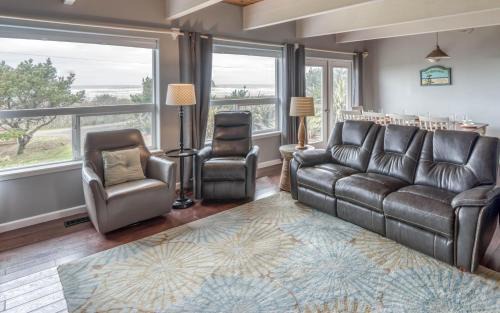 Rockaway Beach House | The Strand at Twin Rocks
