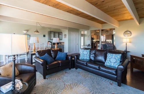 Rockaway Beach House | The Strand at Twin Rocks