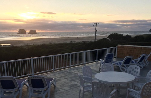 Rockaway Beach House | The Strand at Twin Rocks