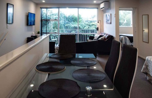 Rewa Apartment | The Strandon - loft style central apartment