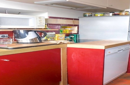 5th Arrondissement Apartment | THE STREETS OF MOUFETTARD/CONTRESCARPE SQUARE- A PARADISE FOR FOOD LOVERS!