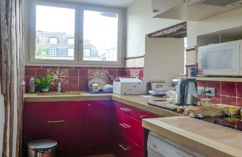 5th Arrondissement Apartment | THE STREETS OF MOUFETTARD/CONTRESCARPE SQUARE- A PARADISE FOR FOOD LOVERS!