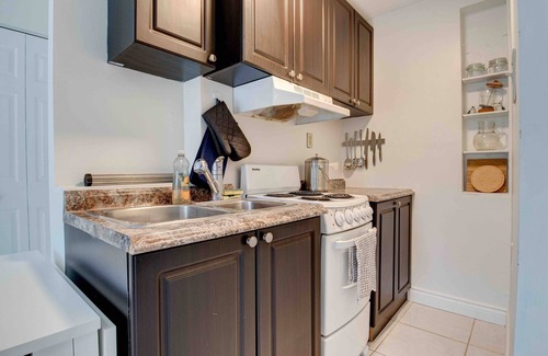 Guelph Apartment | The Studio: bright, cozy, quiet
