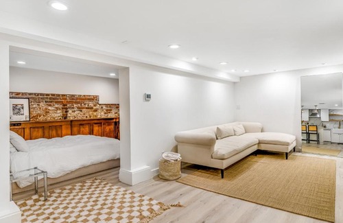 Queen Anne Hotel | The Studio