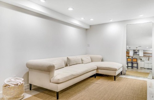 Queen Anne Hotel | The Studio