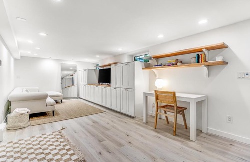 Queen Anne Hotel | The Studio