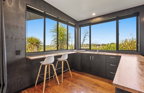 Tasman Apartment | The Studio with water views