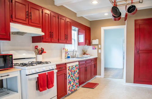 Broadmoor House | ★The Stylin’ Stop★Pet, Child, Baby Friendly★Quiet★