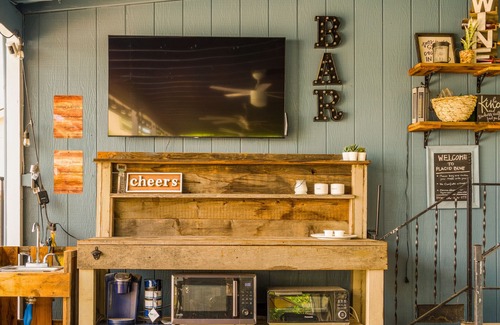 Sacramento House | The Stylish Stay at Placid Blue!