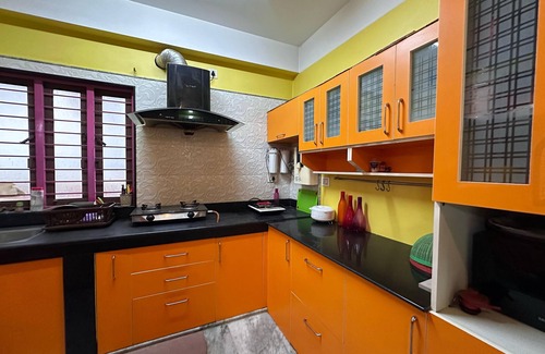 Siliguri Apartment | The Sun-Beam Retreat - 2-bedroom apartment in Siliguri with AC, WiFi