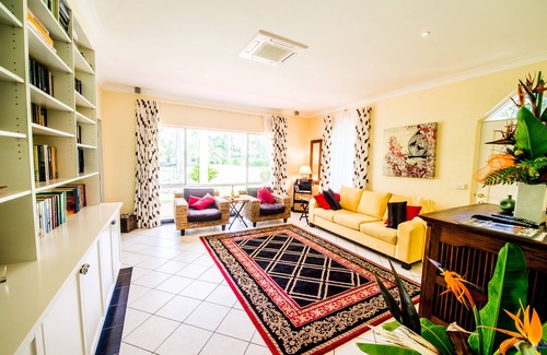 Surf Beach Bed & Breakfast | The Sun House Surfbeach , Batemans Bay N.S.W
