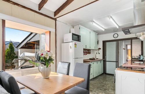 Lowburn House | The Sunhaven - Cromwell Holiday Home