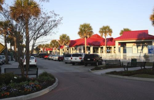 Pelican Bay House | The Sunny Side